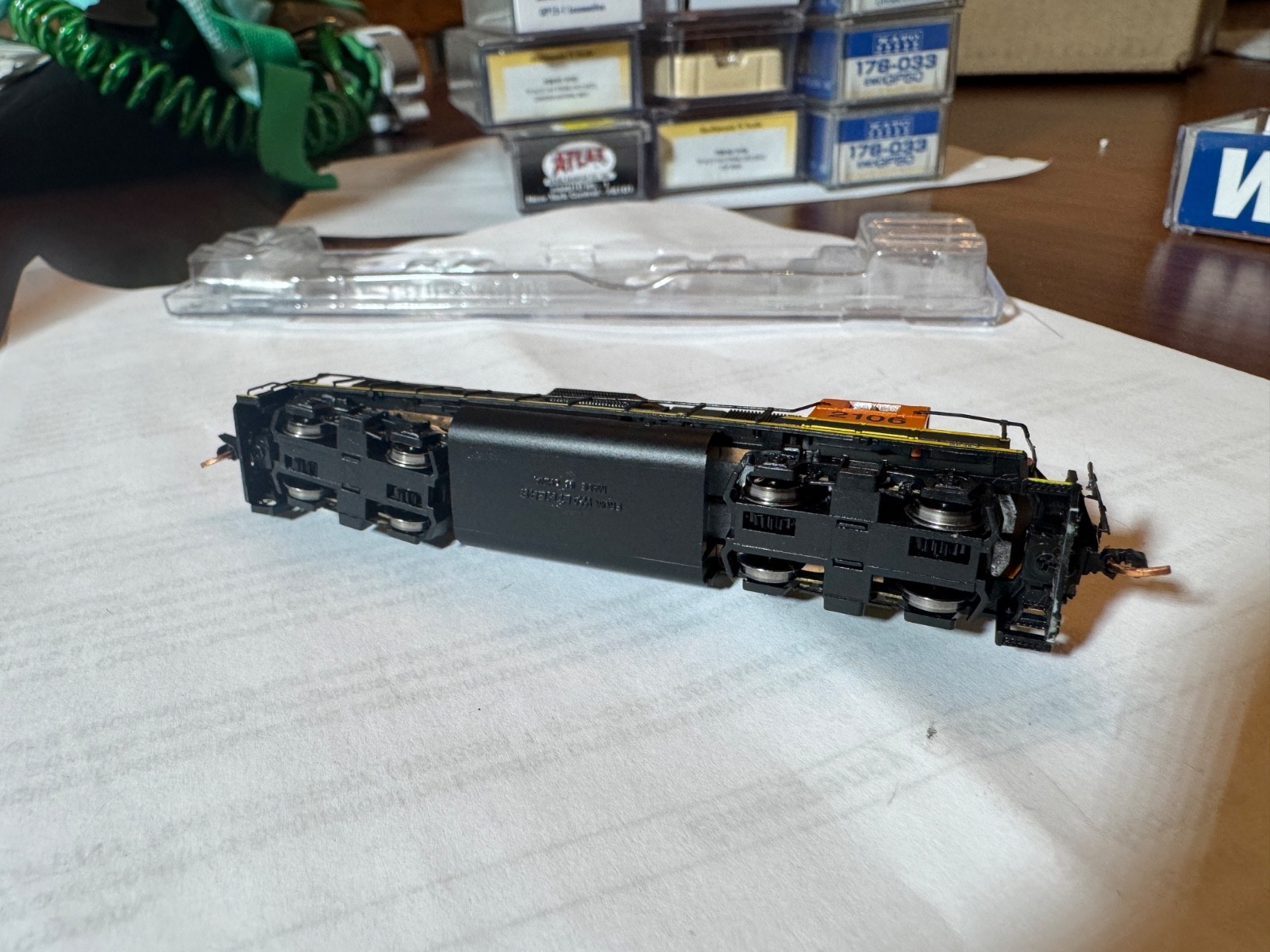 Walthers N 929-50302 EMD GP38-2 BNSF 2106 DCC READY