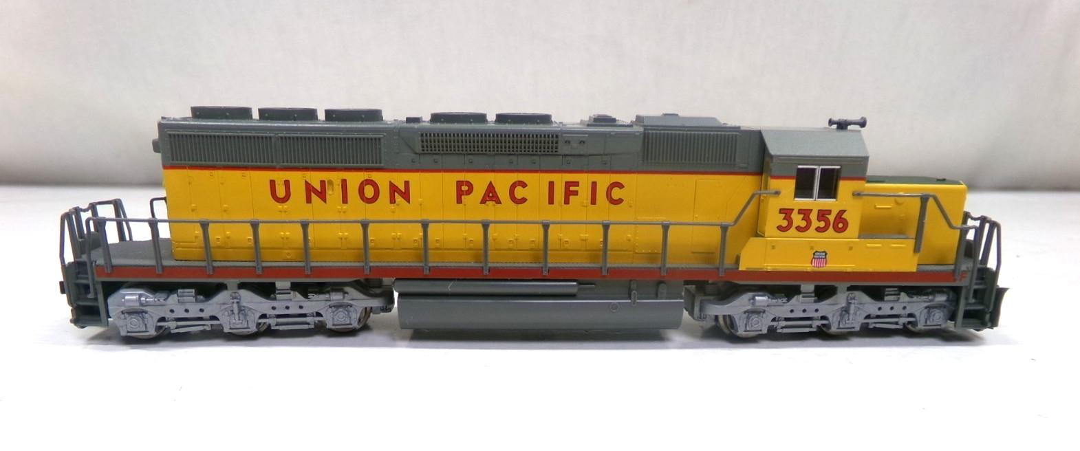 N scale Kato Union Pacific SD40-2 snoot diesel engine in orig box (lot 62)