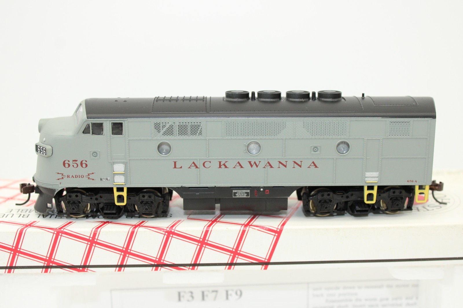 Stewart Bowser HO DL&W Lackawanna Gray Ghost F3 Ph 1 Diesel Locomotive #656 DCC