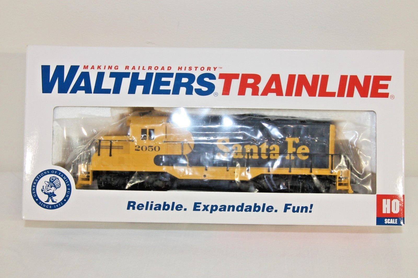 Walthers HO GP9M Santa Fe #2050 Classic Blue & Yellow – New/Original Packaging