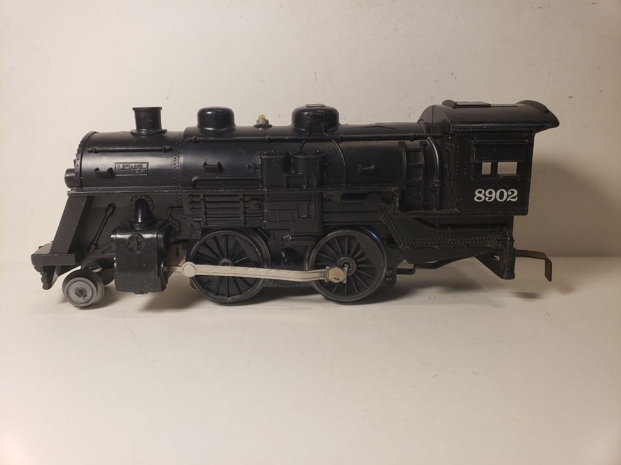 Lionel 0-27 Steam Locomotive 2-4-0 #8902 MPC