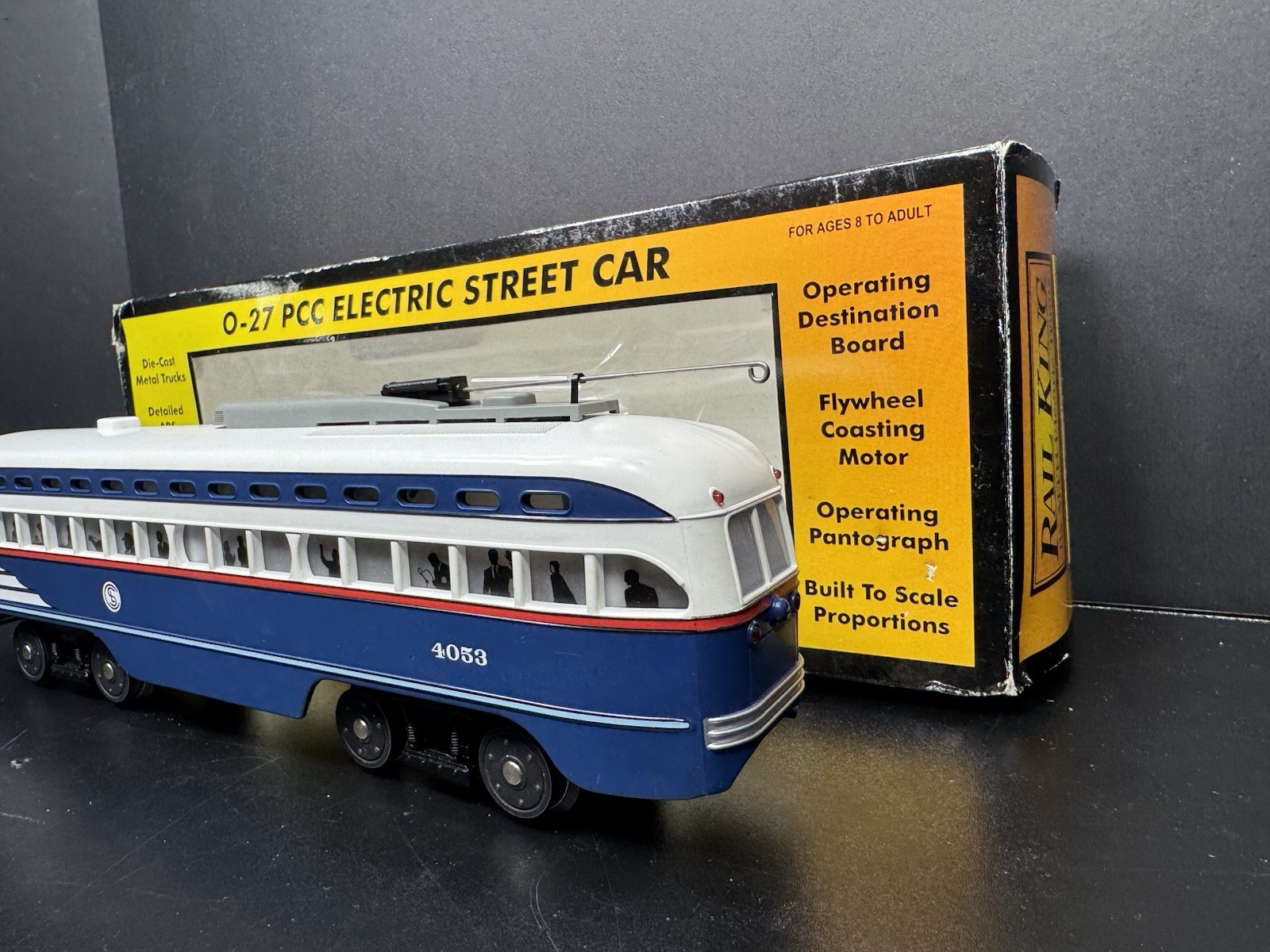 MTH 30-2521-1 Chicago PCC electric street car #4053 *for parts*
