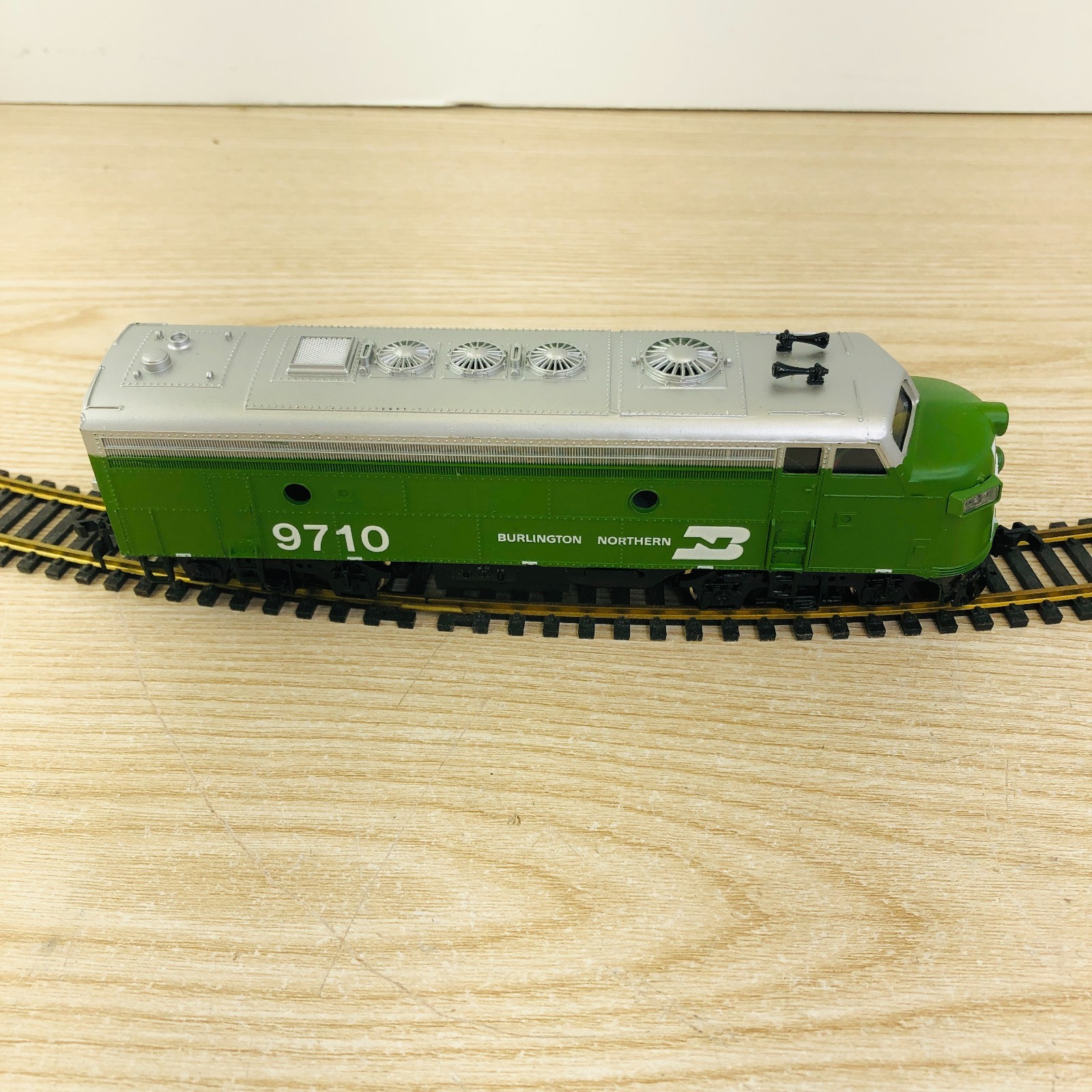Vintage BACHMANN BURLINGTON NORTHERN EMD F9 DIESEL LOCOMOTIVE ~ In Box