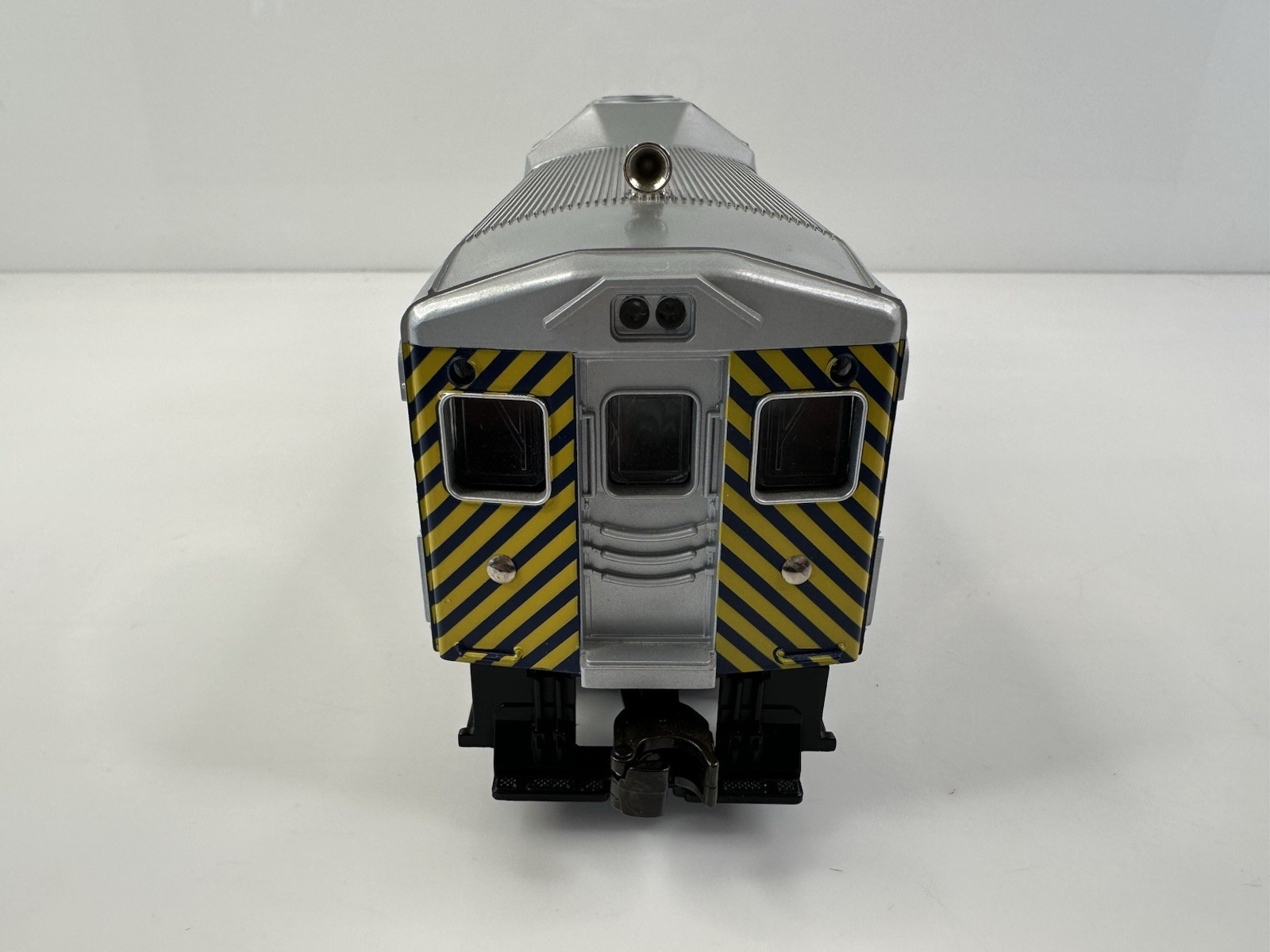 Lionel Trains 6-38428 Alaska Powered Budd Coach Car Silver HTF