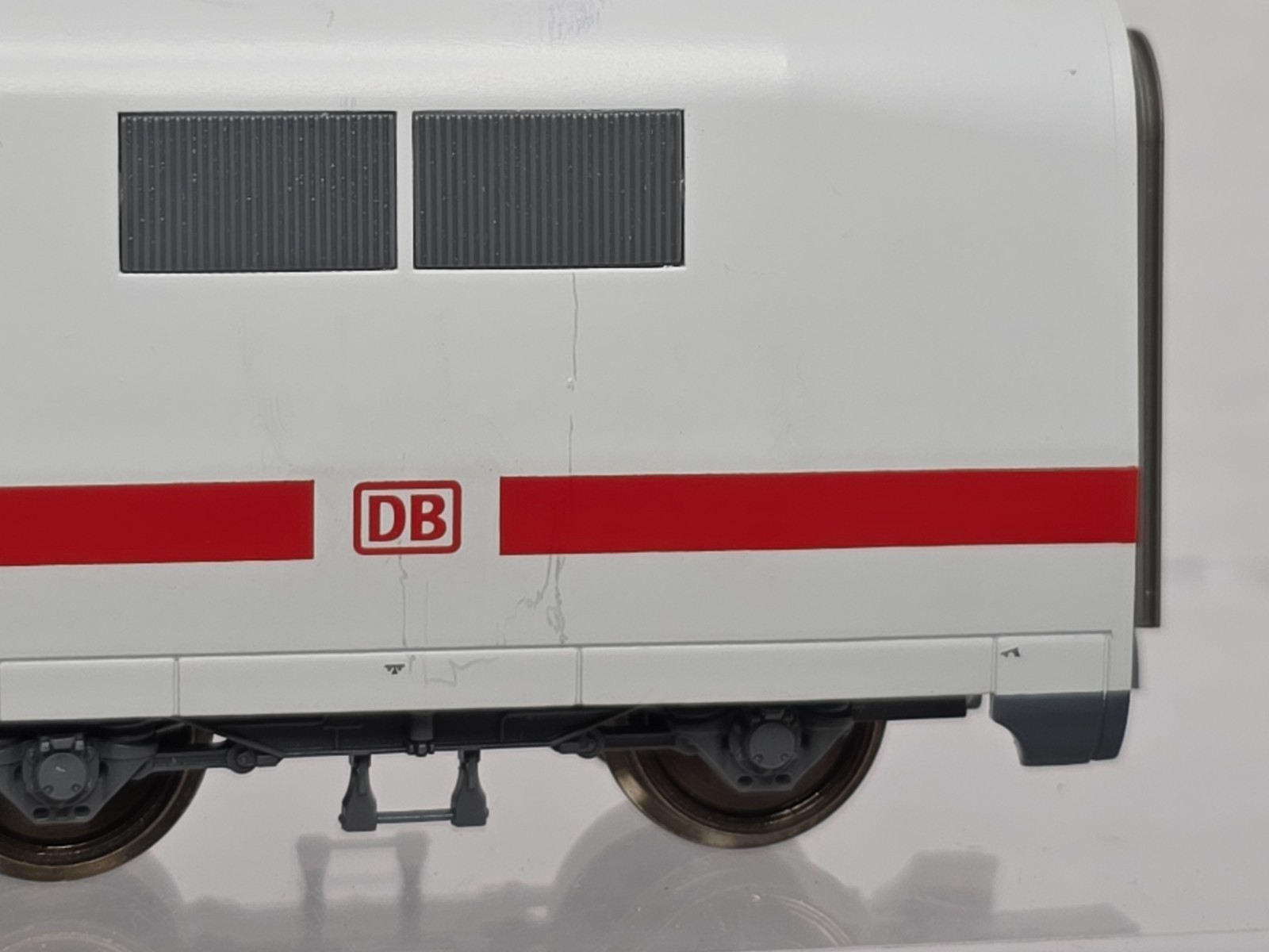 Roco HO Scale 405012-6 Lighted Dummy DB ICE High Speed Bullet Train (B)