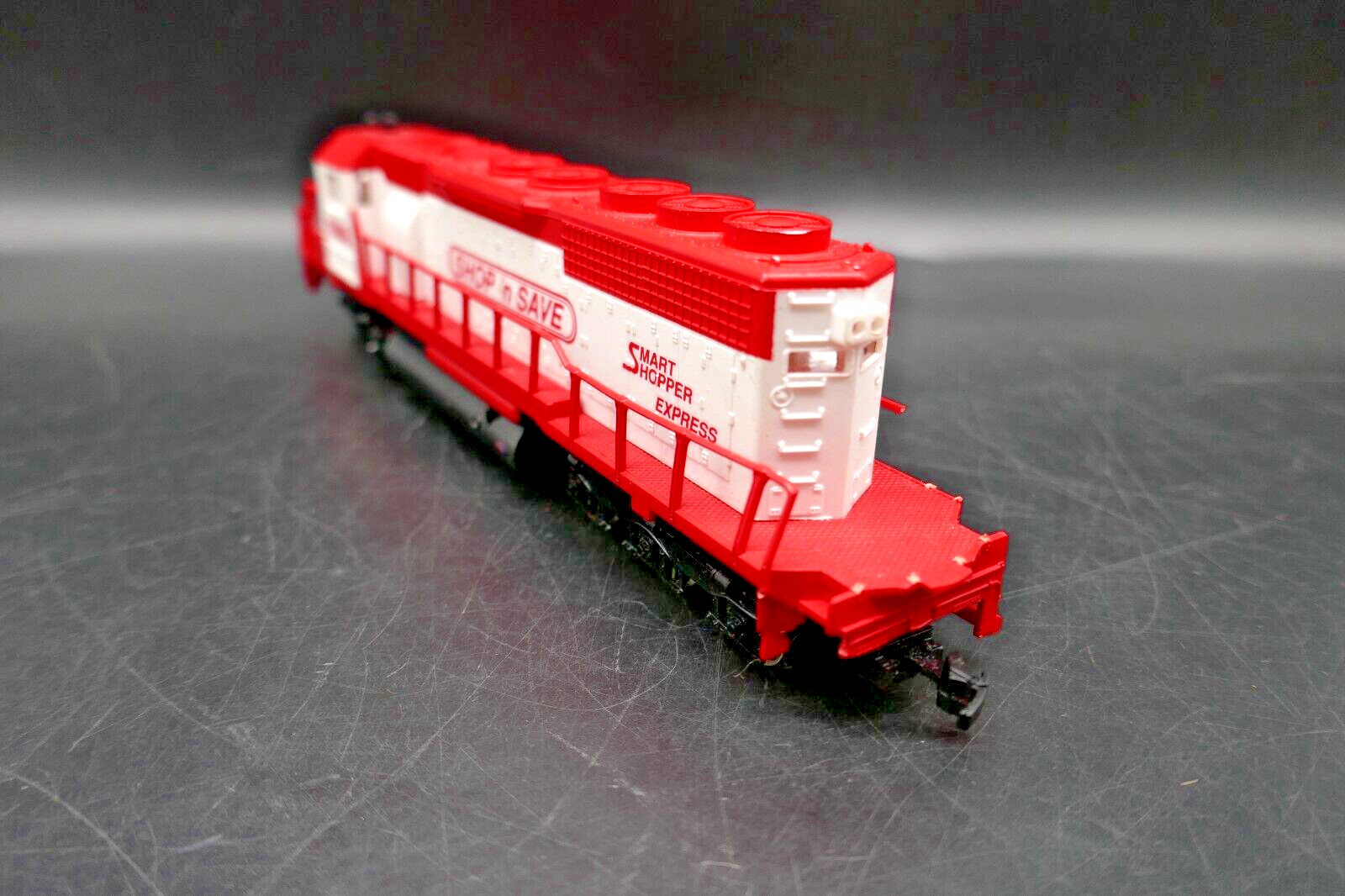 HO Mehano SD40 Shop N Save Locomotive – Tested & Working