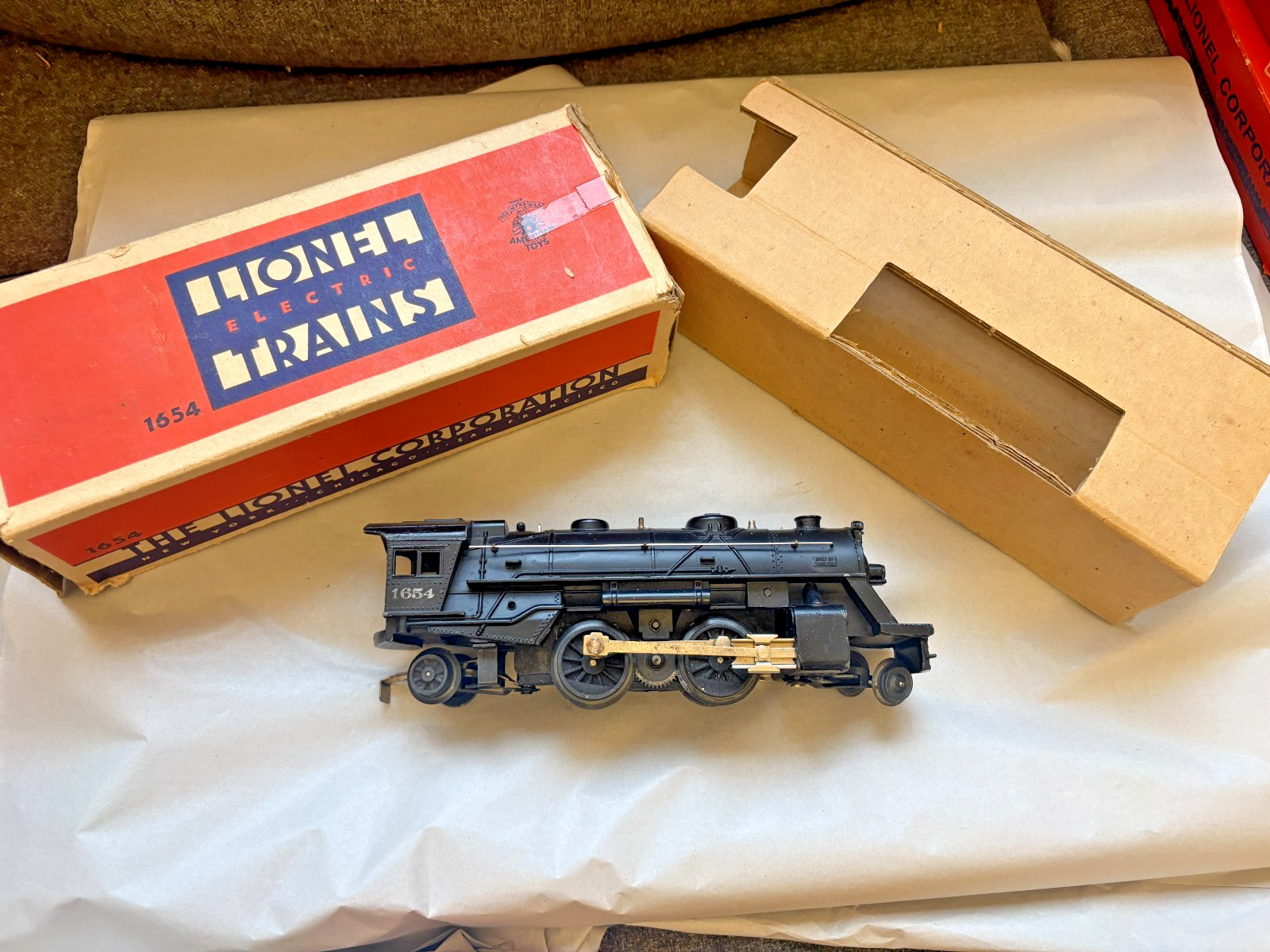Lionel Vintage Original 1654 Locomotive With Box, 1940’s