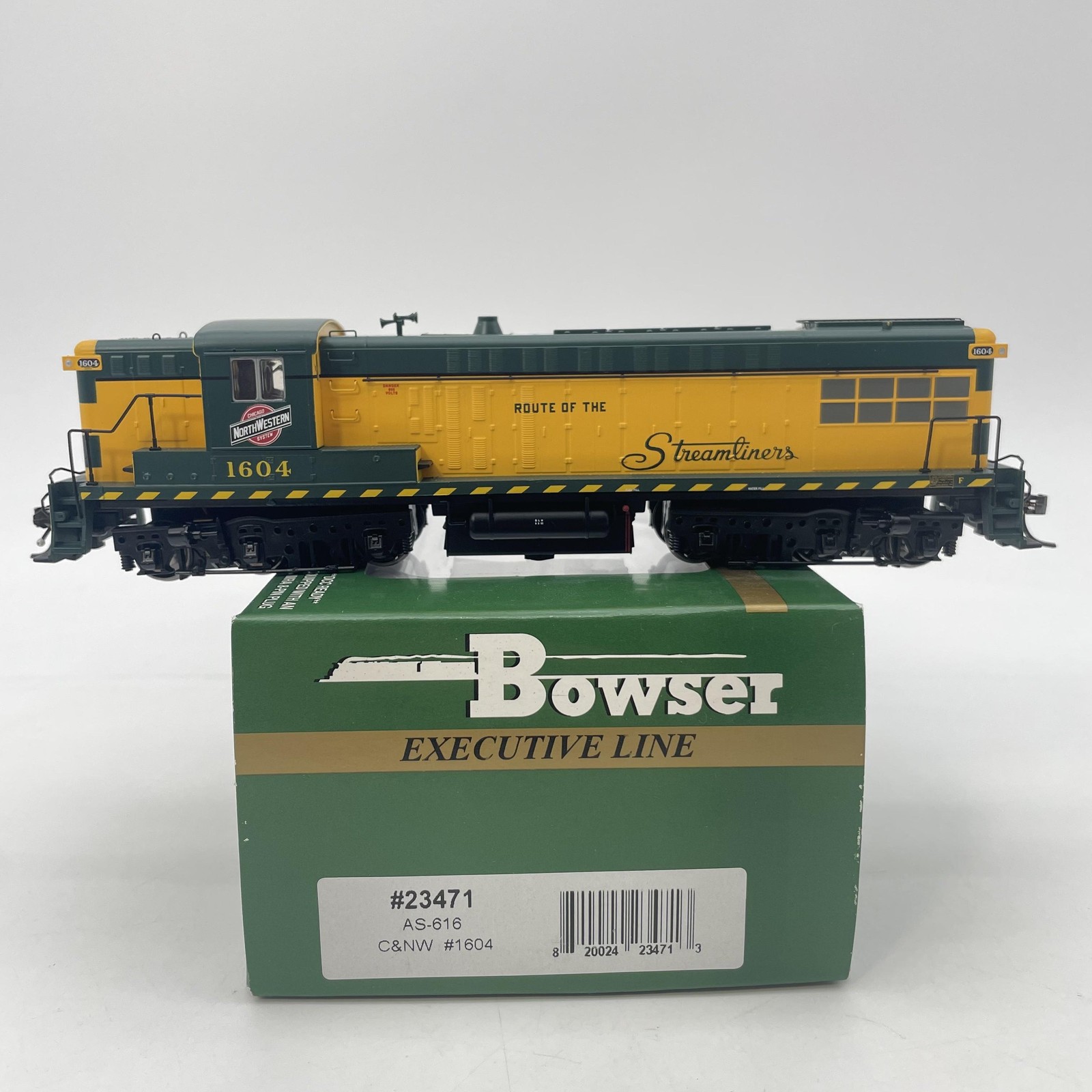 Bowser HO Scale Baldwin AS-616 Diesel Locomotive C&NW 1604 Yellow DC Model Train