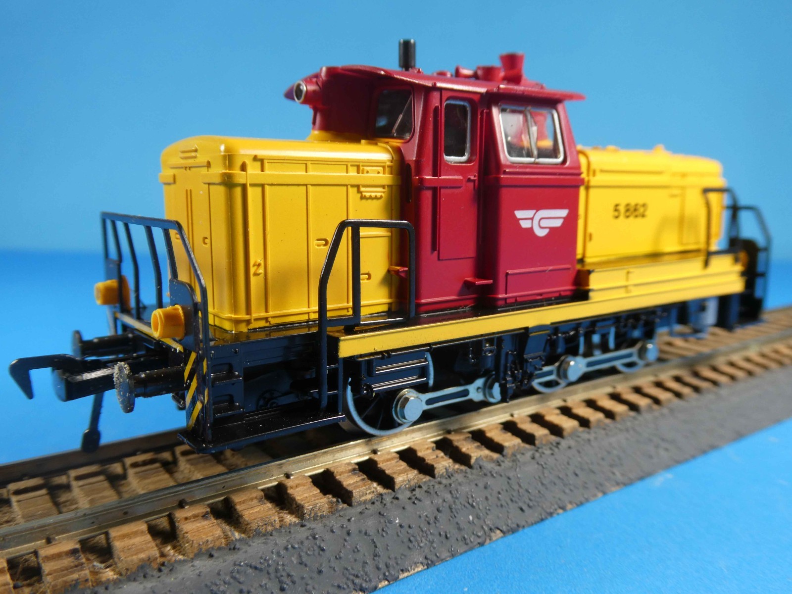 FLEISCHMANN HO NSB LOCO-4225N 1987 NORWEGIAN EXPORT LOCO -OB