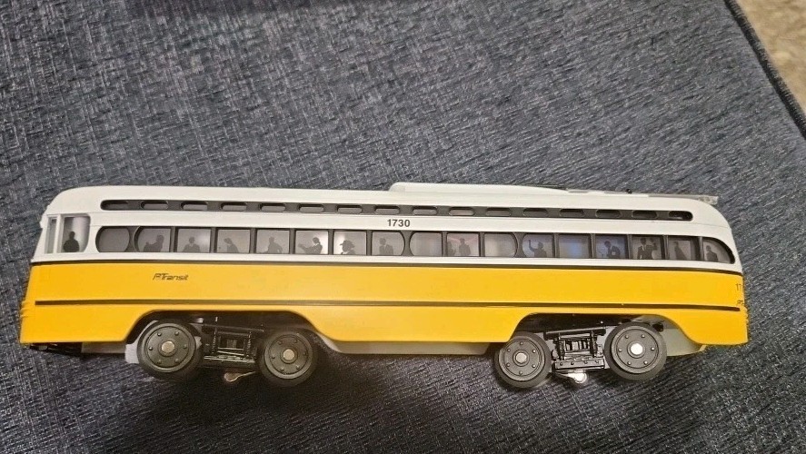 MTH RailKing 30-5121-1 PA Transit PCC electric street car *for parts*