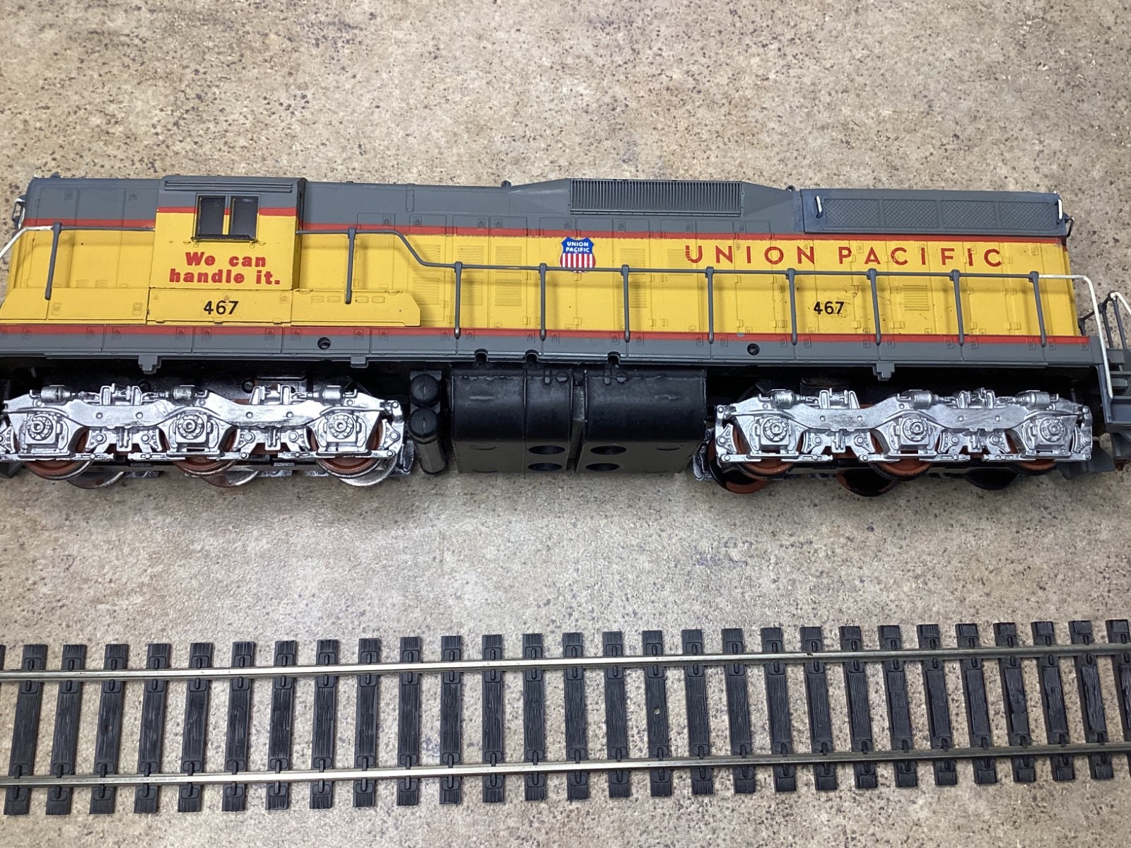 Athearn UP SD9 Powered HO DC Union Pacific