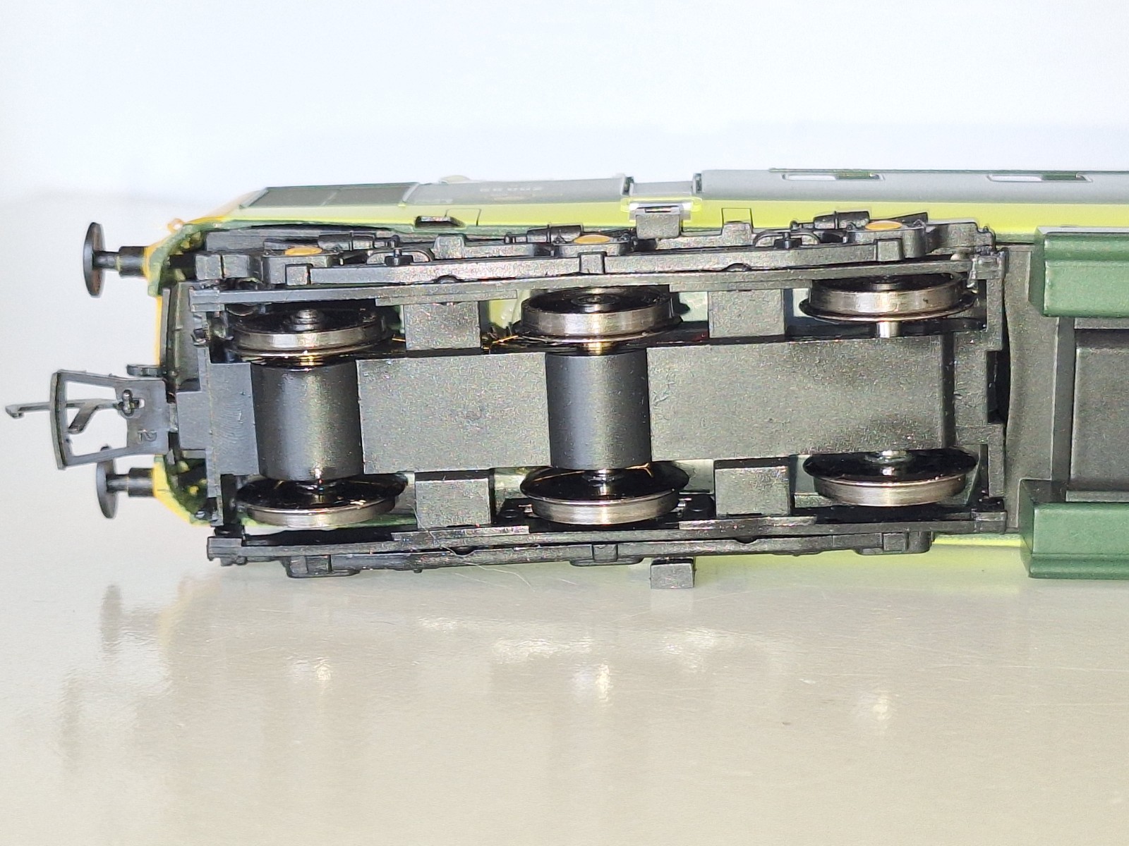 Bachmann 32-525A. DCC Ready. Deltic Co-Co Diesel The Kings Own Yorkshire. OO. DC