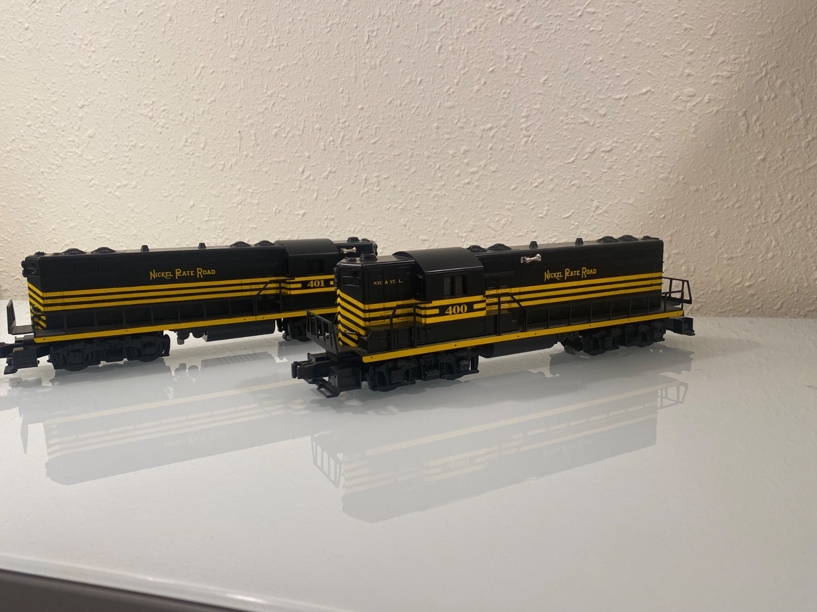 Nickel Plate Road Double Headed GP-7 Diesels # 6-18505