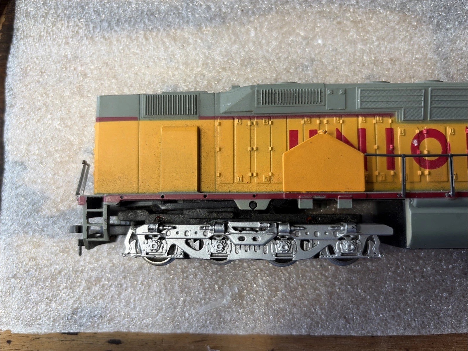HO Scale, Bachmann DD40X “Union Pacific”Locomotive # 6922 Used -runs- Needs Work