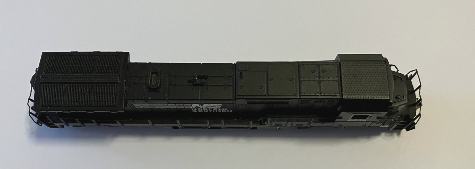 Bachmann Spectrum N-Scale GE Dash 8-40C NS 8654 DC Ready Paper Work Display Case