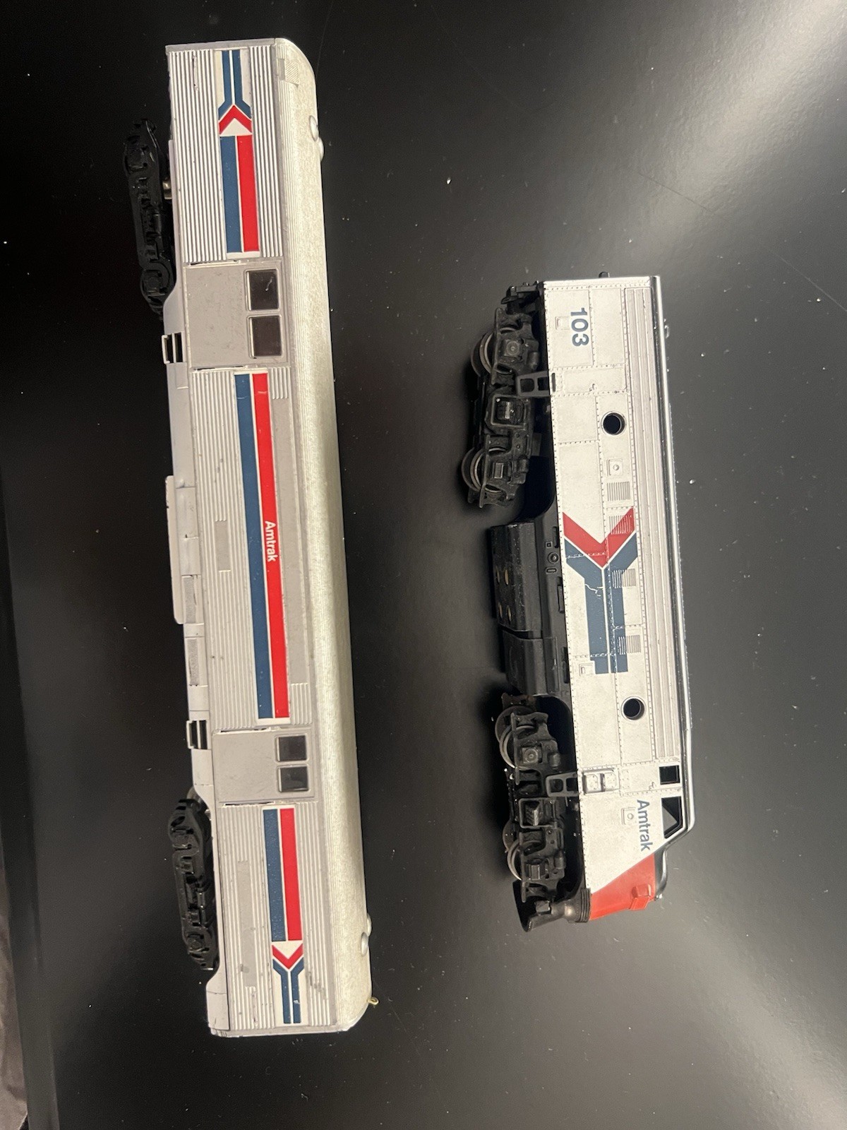 N Scale Amtrak Diesel Locomotive #103 Silver Red Blue Black Analog