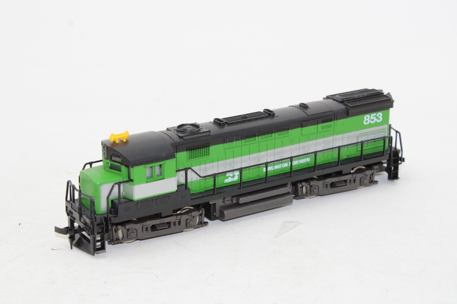 AHM 5015 HO Scale Burlington Northern Alco Century 424 Diesel Locomotive #853