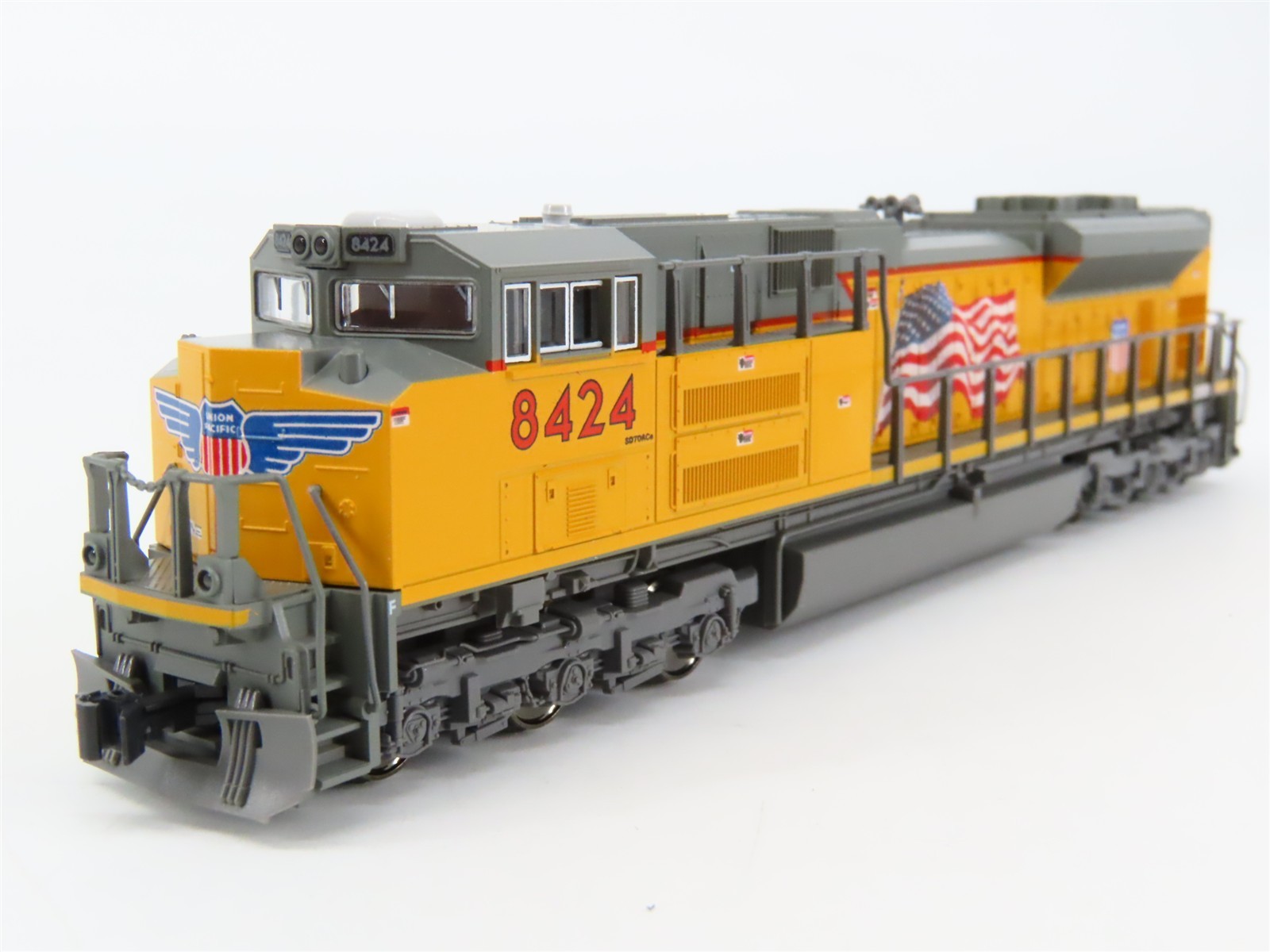 N Scale Kato 176-8401 UP Union Pacific SD70ACe Diesel Locomotive #8424
