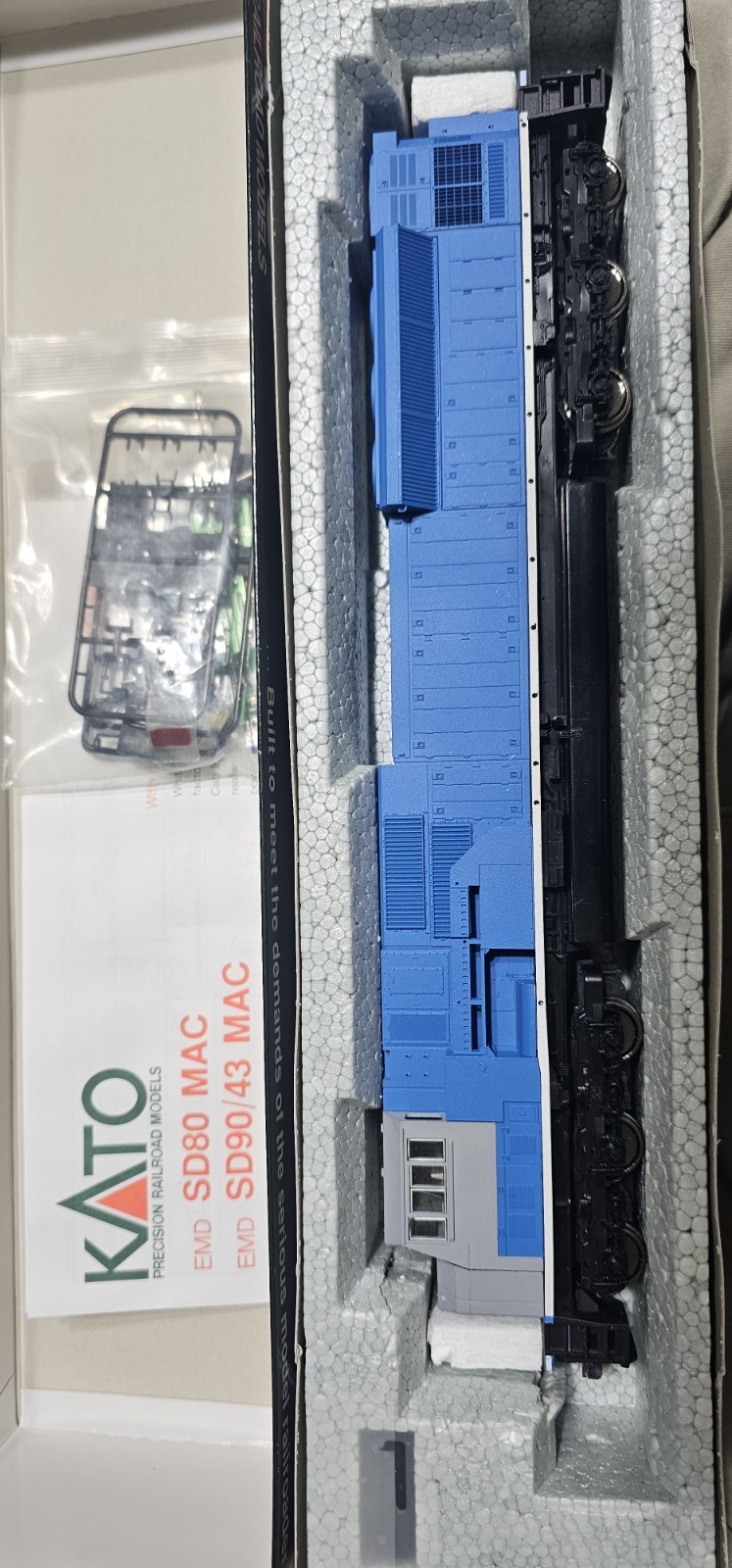 kato ho scale locomotive EMD SD80MAC See Description