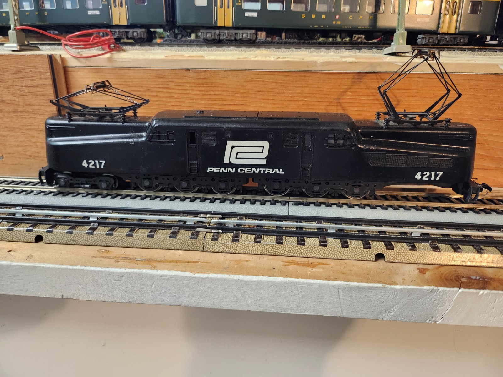 Vintage HO scale AHM/Rivarossi Black Penn Central GG1 #4892 Electric Locomotive