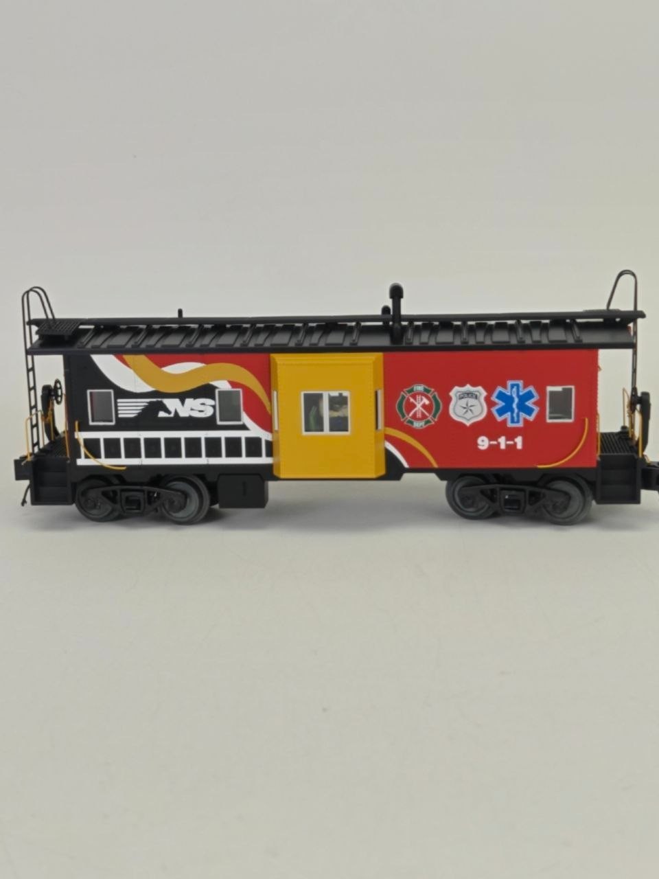 MTH 20-91593 Norfolk Southern O Gauge Caboose 9-1-1 Lighted No Box Tested