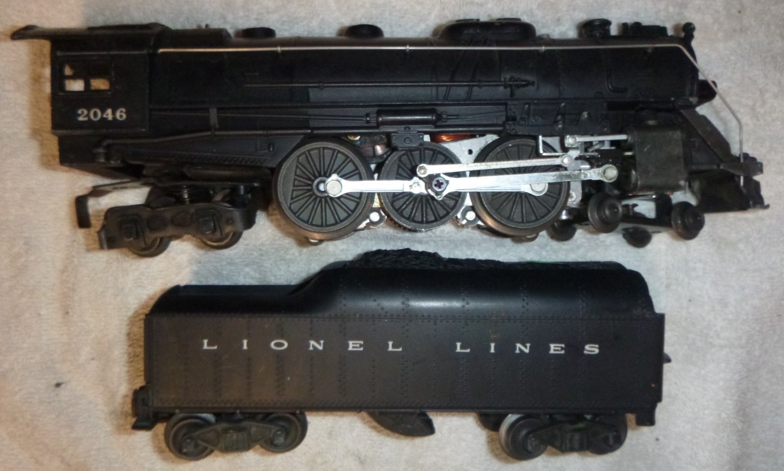 Lionel 2046 baby New York Central Hudson with 2046 tender