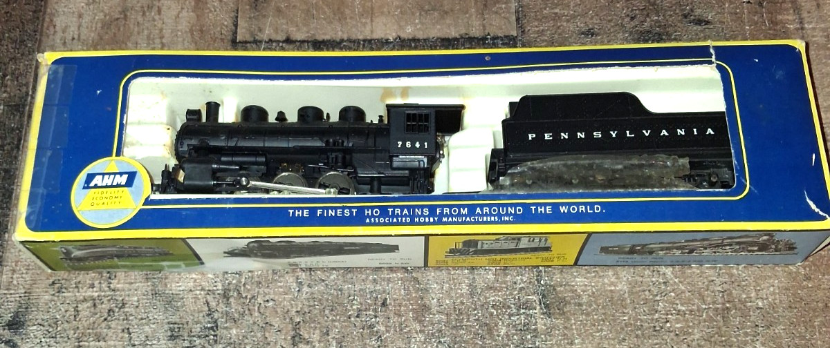 Vintage AHM 5141-B HO Penn Railroad 0-6-0 USRA Switcher 7641 w/Box Tested Read