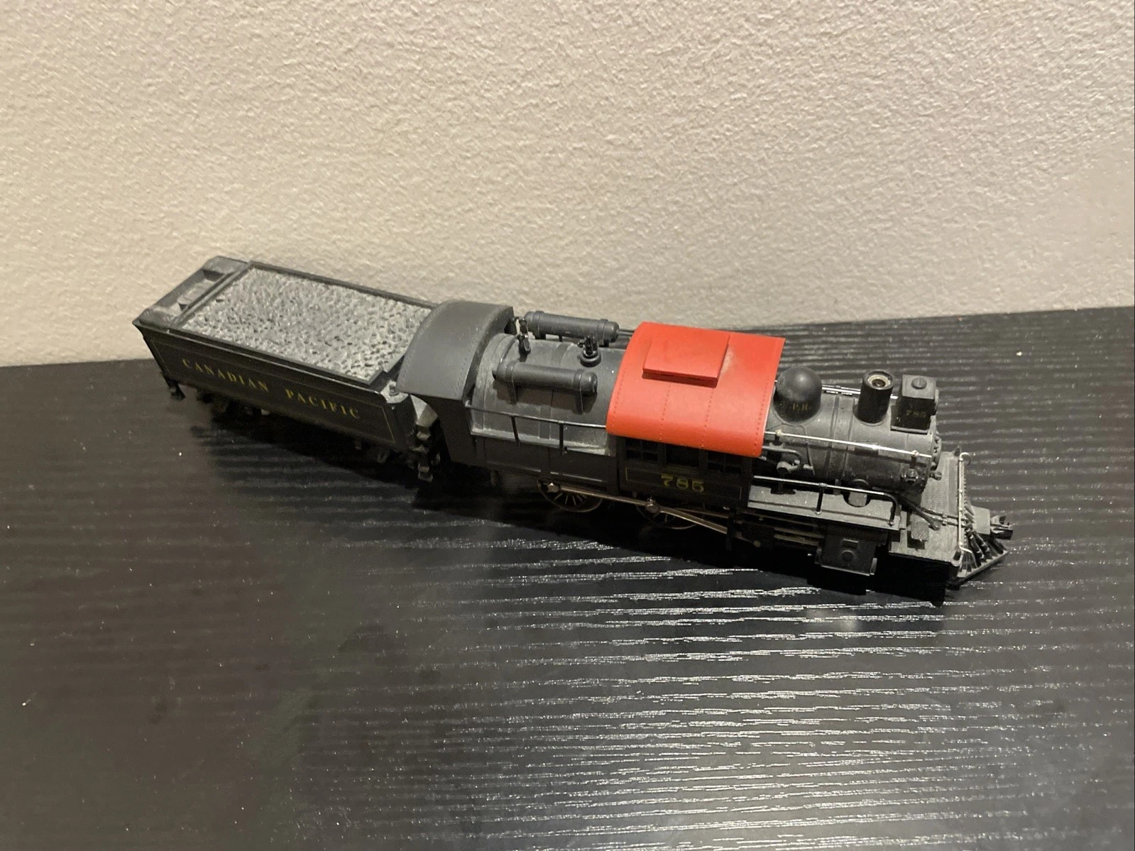 Mehano HO Canadian Pacific 2-6-0 Mogul Steam Locomotive w/ Tender Light – VIDEO
