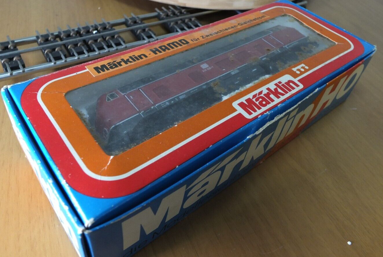 Marklin Hamo 8375 HO gauge DB BR 216 diesel locomotive in DB Red Livery
