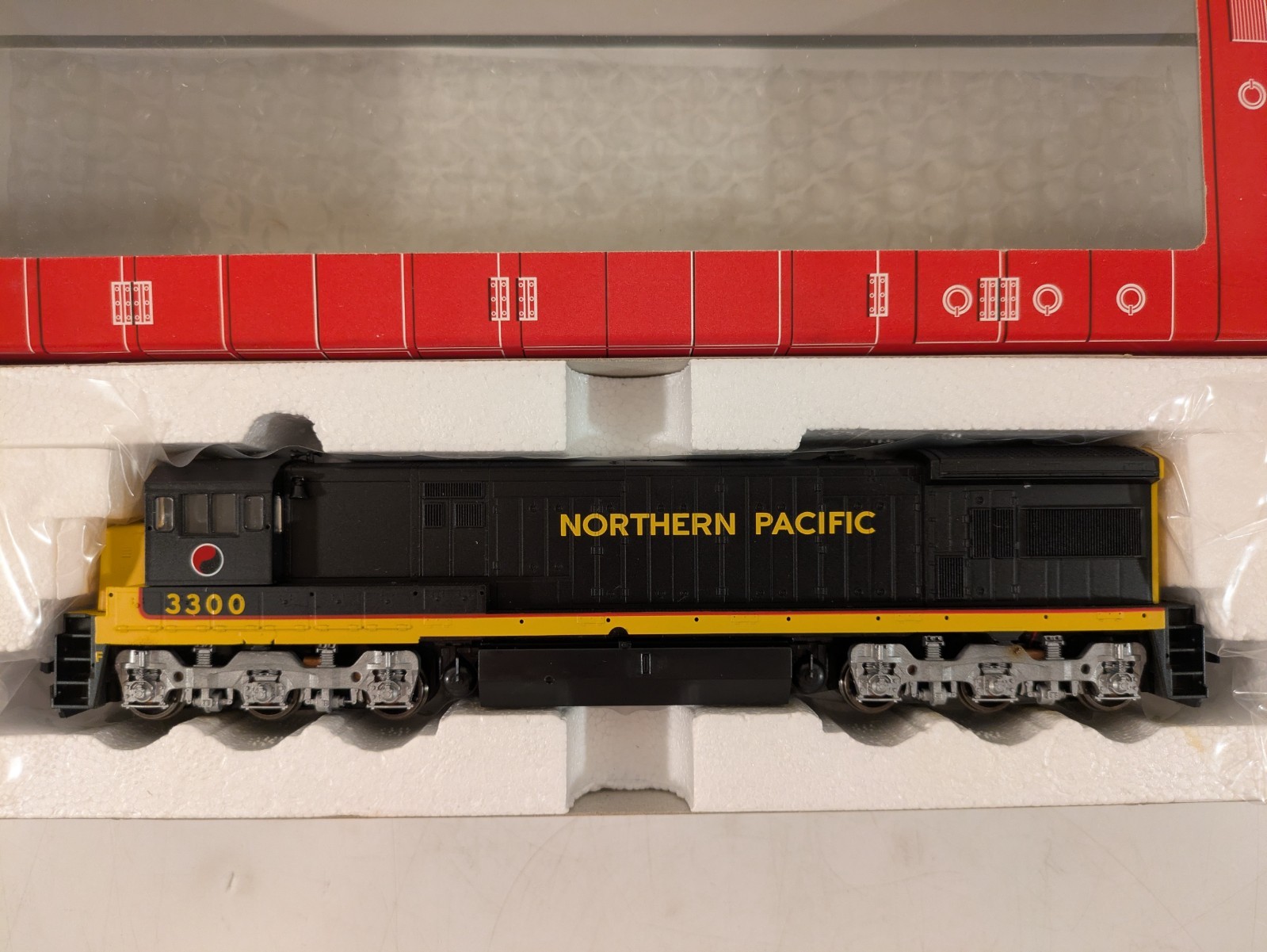 HO GEU33C NP Northern Pacific DCC Ready NIB NOS # 8538