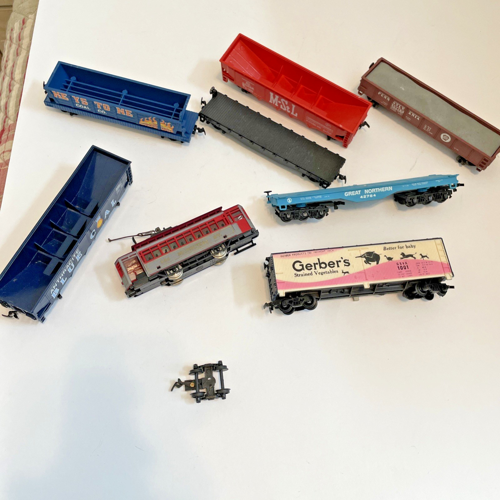 Vintage HO Scale Coal Cars And Various Others