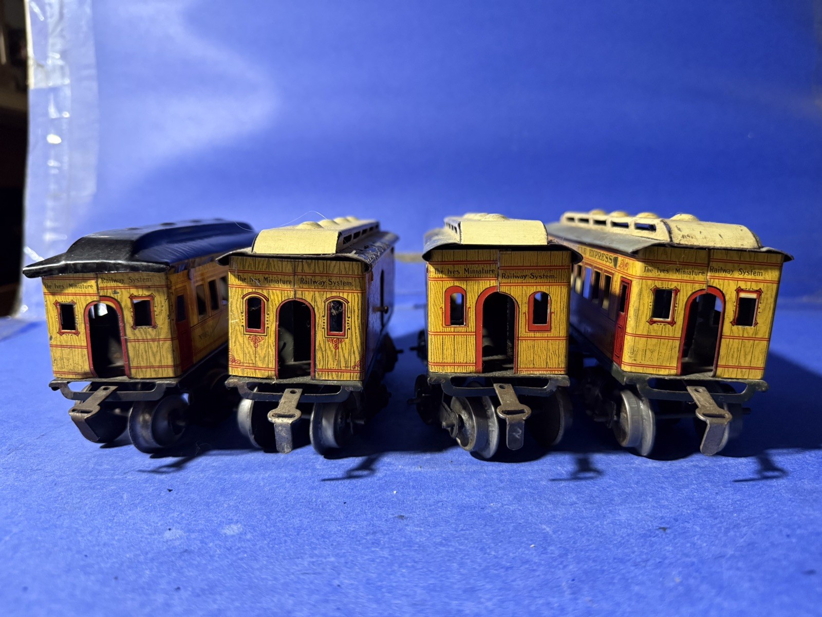Ives Prewar #20 Locomotive w/Harvard & Yale Cars (With Extra Car)