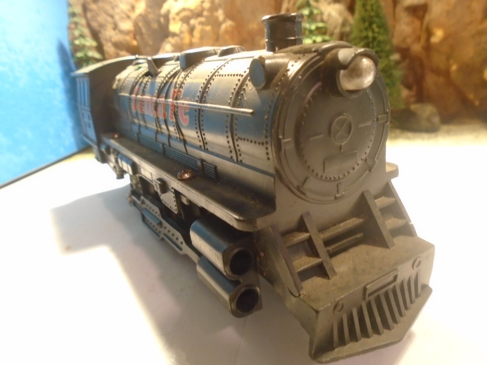 DURHAM INDUSTRIES 027 SCALE WINDUP PLASTIC SANTA FE STEAM LOCO No 8803 5-101-5