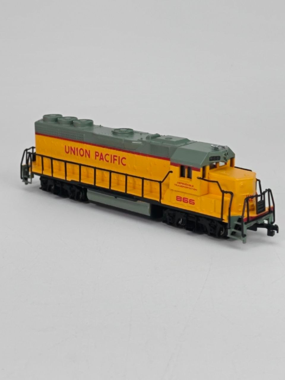 Vintage Bachmann HO Scale GP40 Union Pacific #866 Diesel Train Tested w/Box