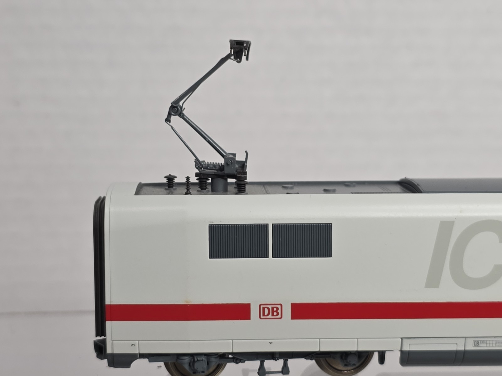 Roco HO Scale 405012-6 Lighted Dummy DB ICE High Speed Bullet Train