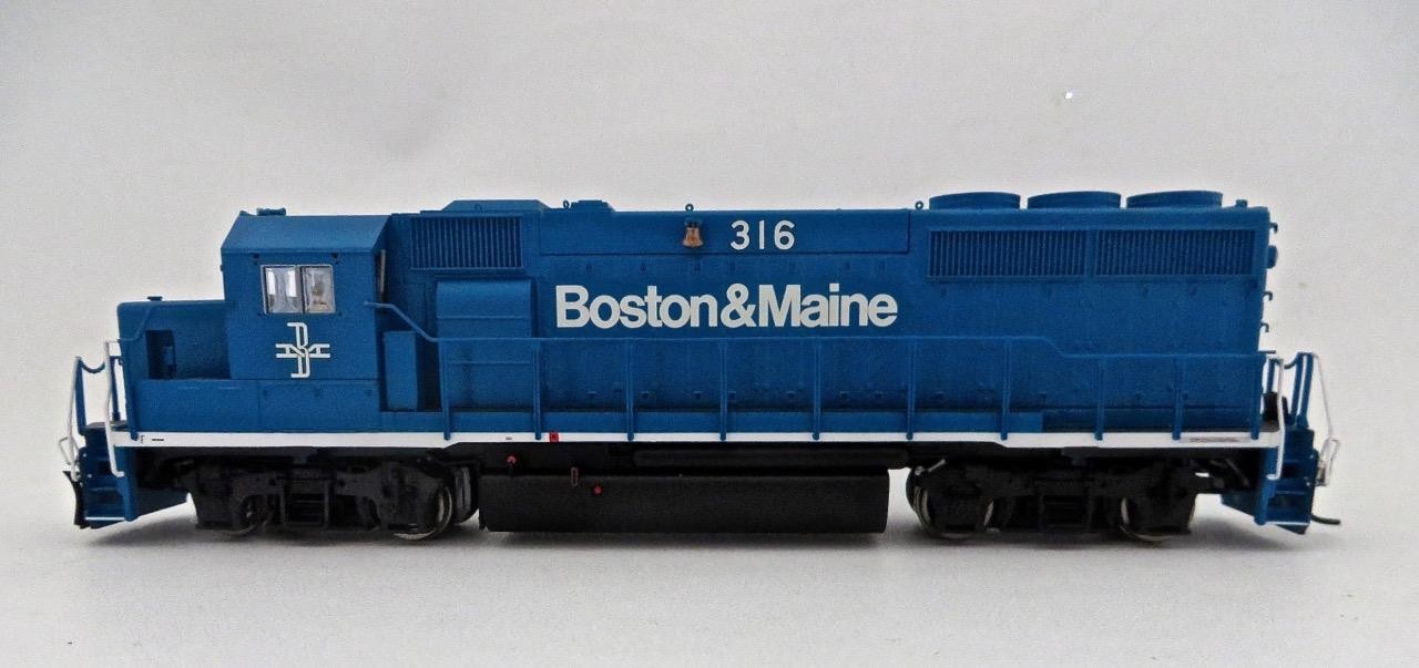HO Atlas Master Silver Series Boston & Maine GP30-2 Diesel Cab 316 DCC Ready New