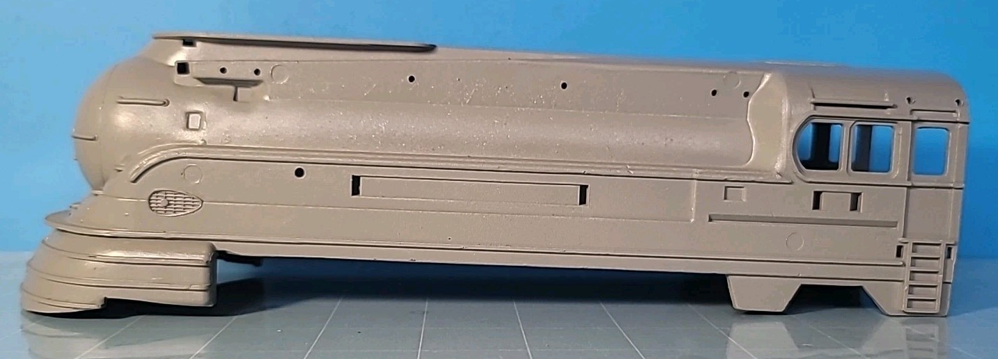 CB34: Lionel 238E Streamlined Torpedo Locomotive Shell w/ Tender Shell – Prewar