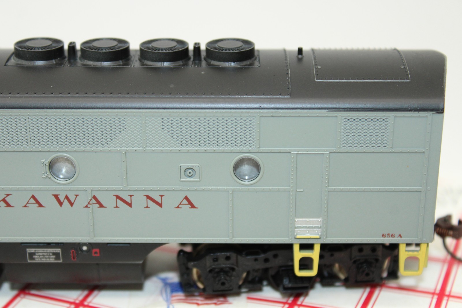 Stewart Bowser HO DL&W Lackawanna Gray Ghost F3 Ph 1 Diesel Locomotive #656 DCC