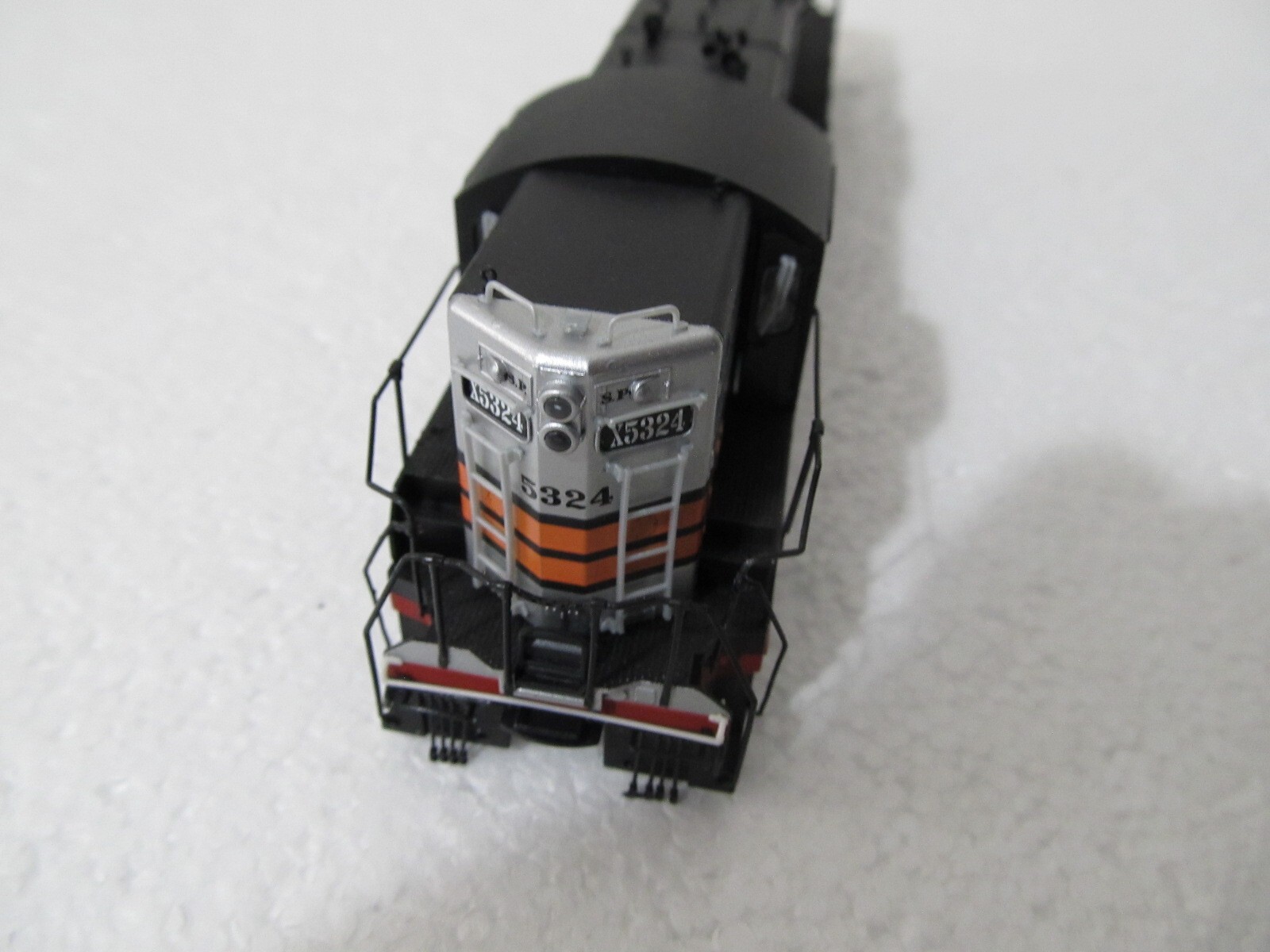 Proto 2000 Series SD7 Locomotive 8229 – SOUTHERN PACIFIC #5324 HO Scale