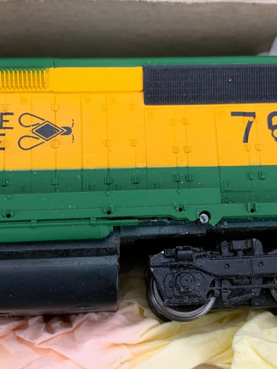 HO Athearn Custom SD45 Diesel Locomotive Reading Bee Line #4600 w/KDs HO8530