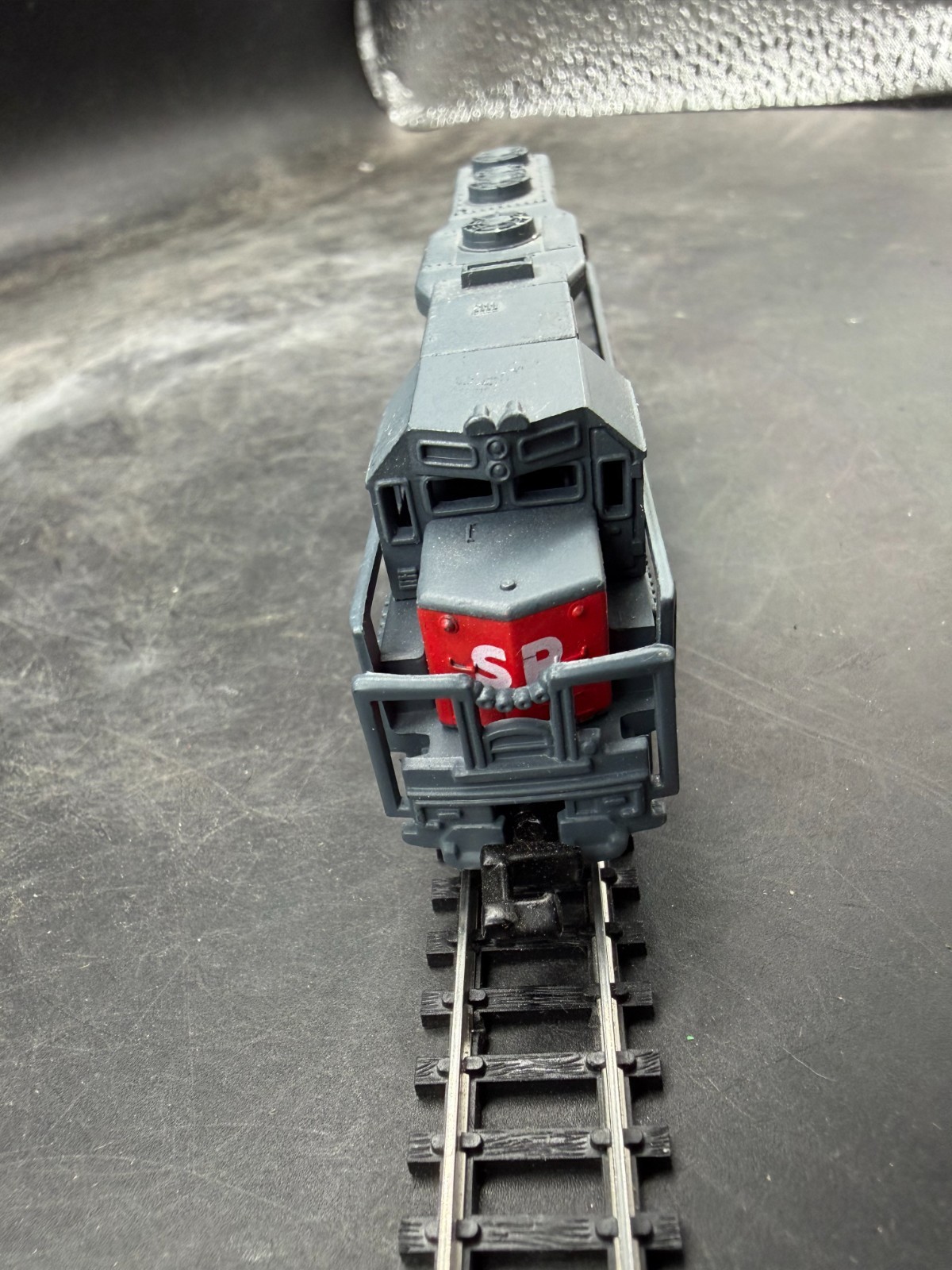 Southern Pacific Diesel Dummy #9725 N-Scale High Speed