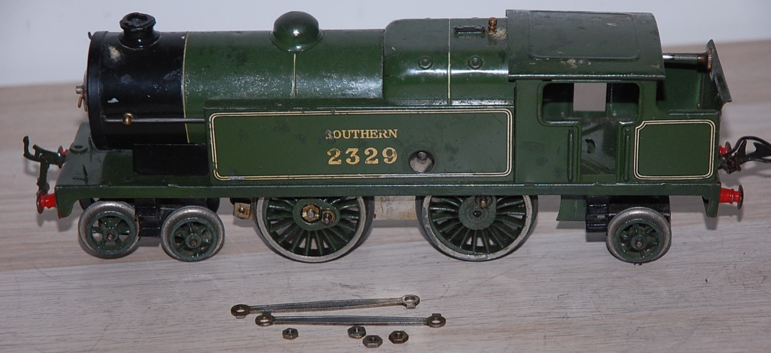 HORNBY O GAUGE CLOCKWORK No 2 SPECIAL TANK LOCOMOTIVE IN GREEN S R LIVERY