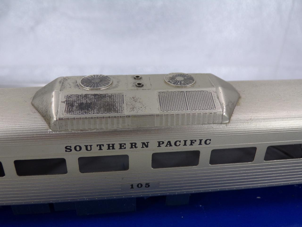 Boxed NJ Custom RDC3 Southern Pacific locomotive HO gauge F53