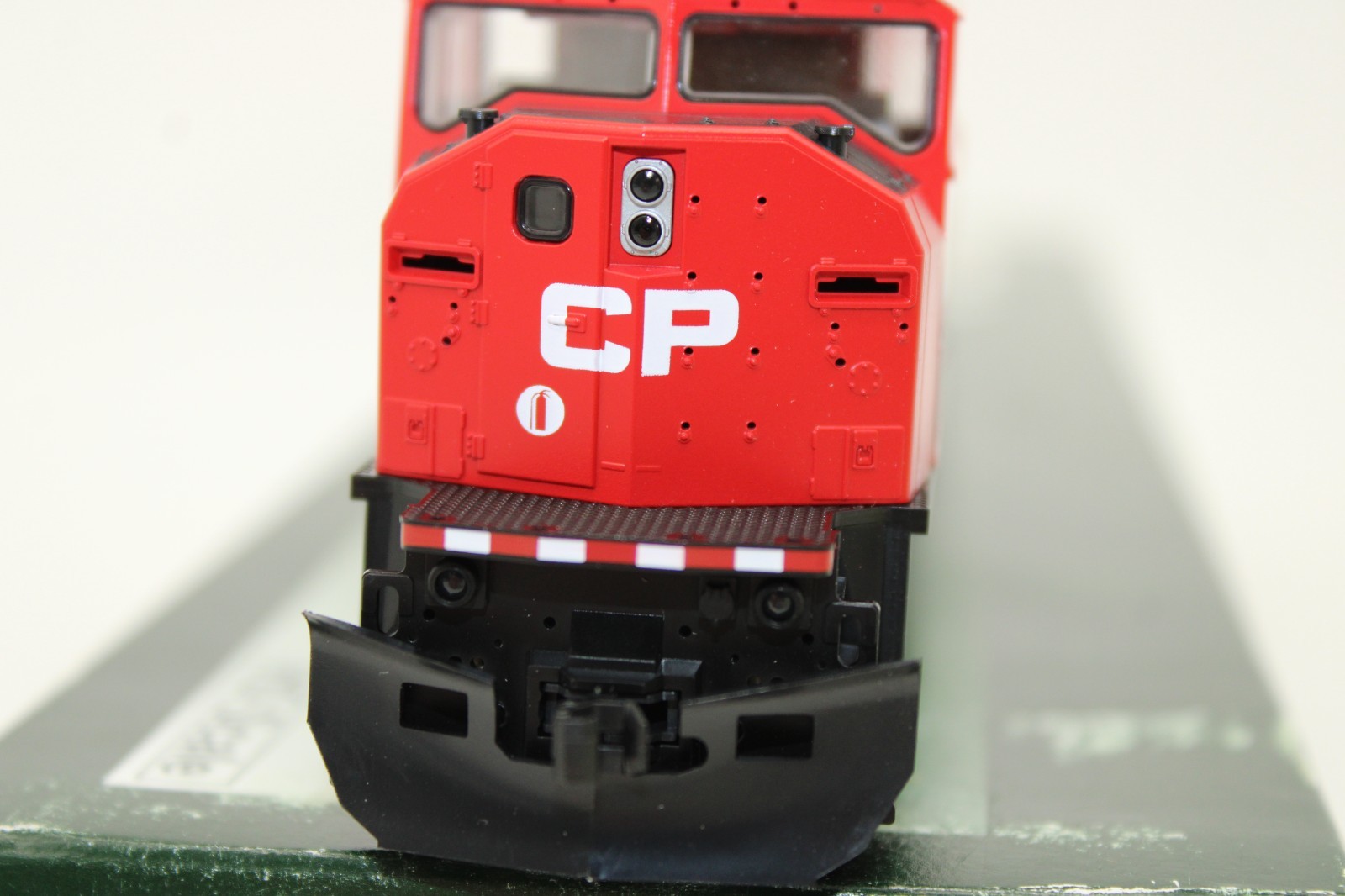 Kato HO CP Canadian Pacific EMD SD90/43MAC Diesel Locomotive #9138 NOS DCC Ready