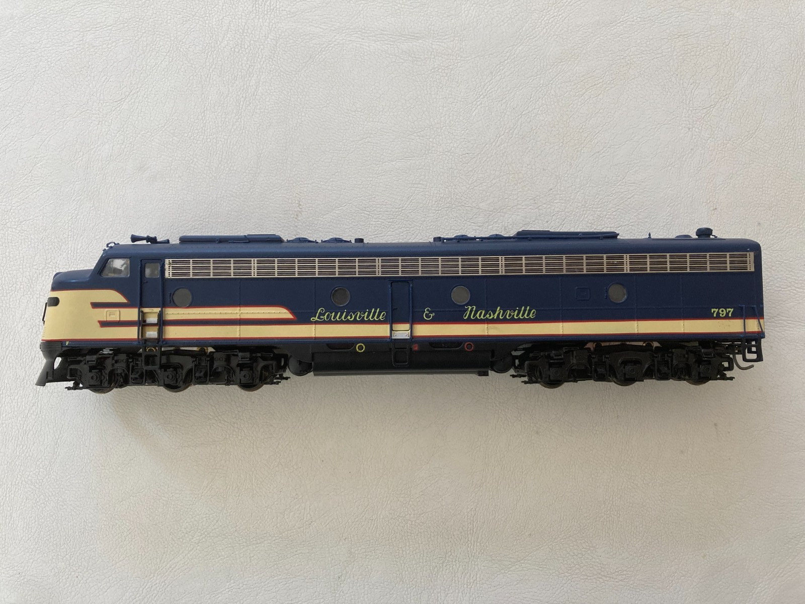 HO scale Life-Like proto 2000 L&N E9 locomotive #797 DCC and Sound