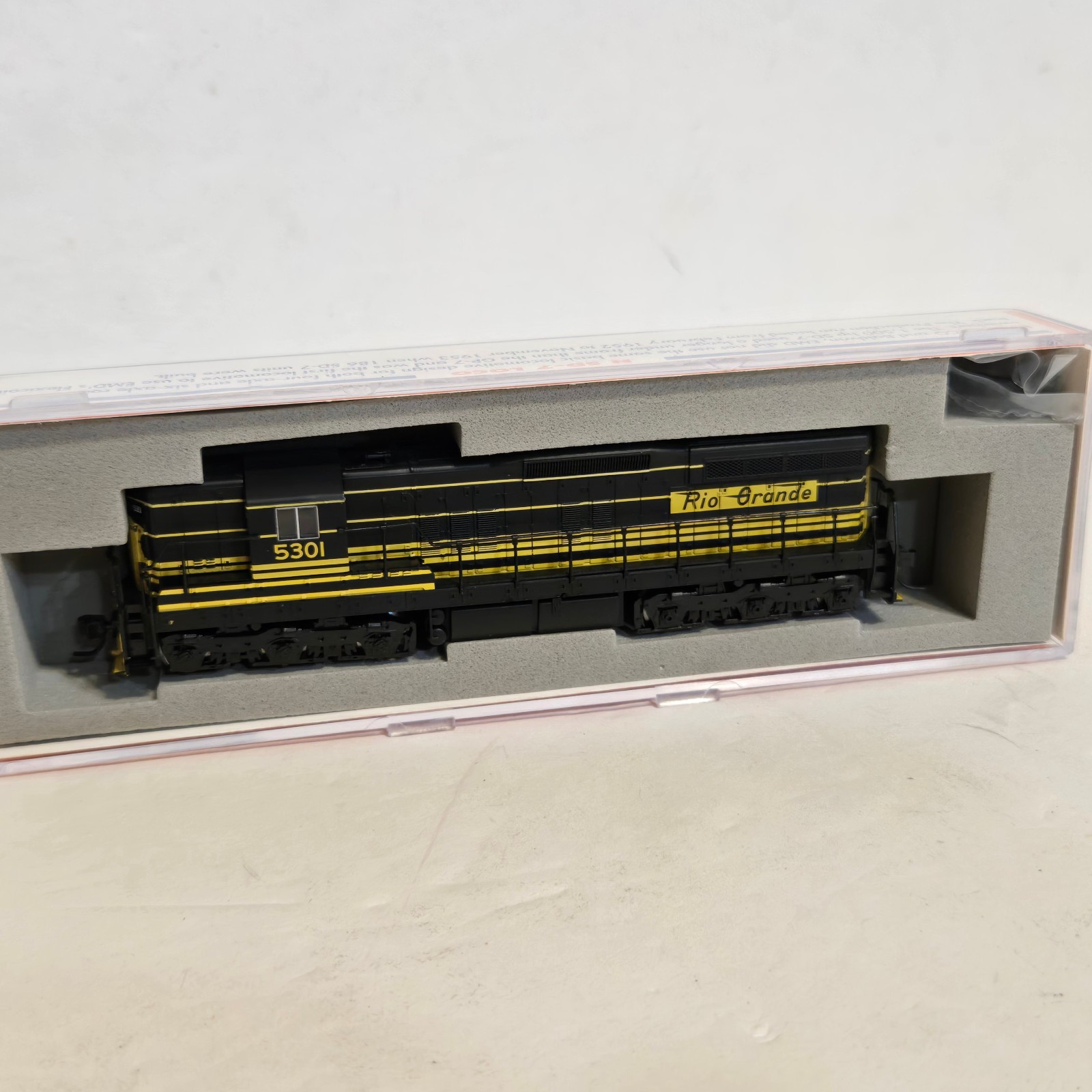 Atlas 53611 N Scale Rio Grande EMD SD-7 Loco. Runs