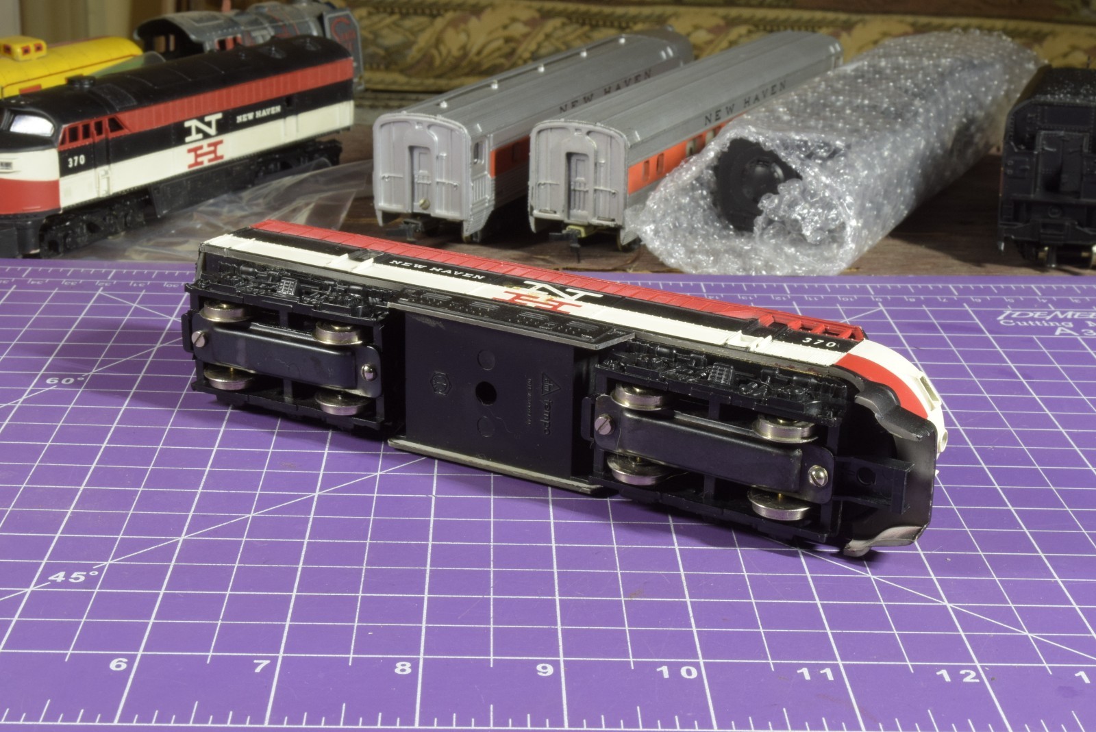 DUMMY AHM New Haven Loco- 1 piece clear insert in cab PDQ