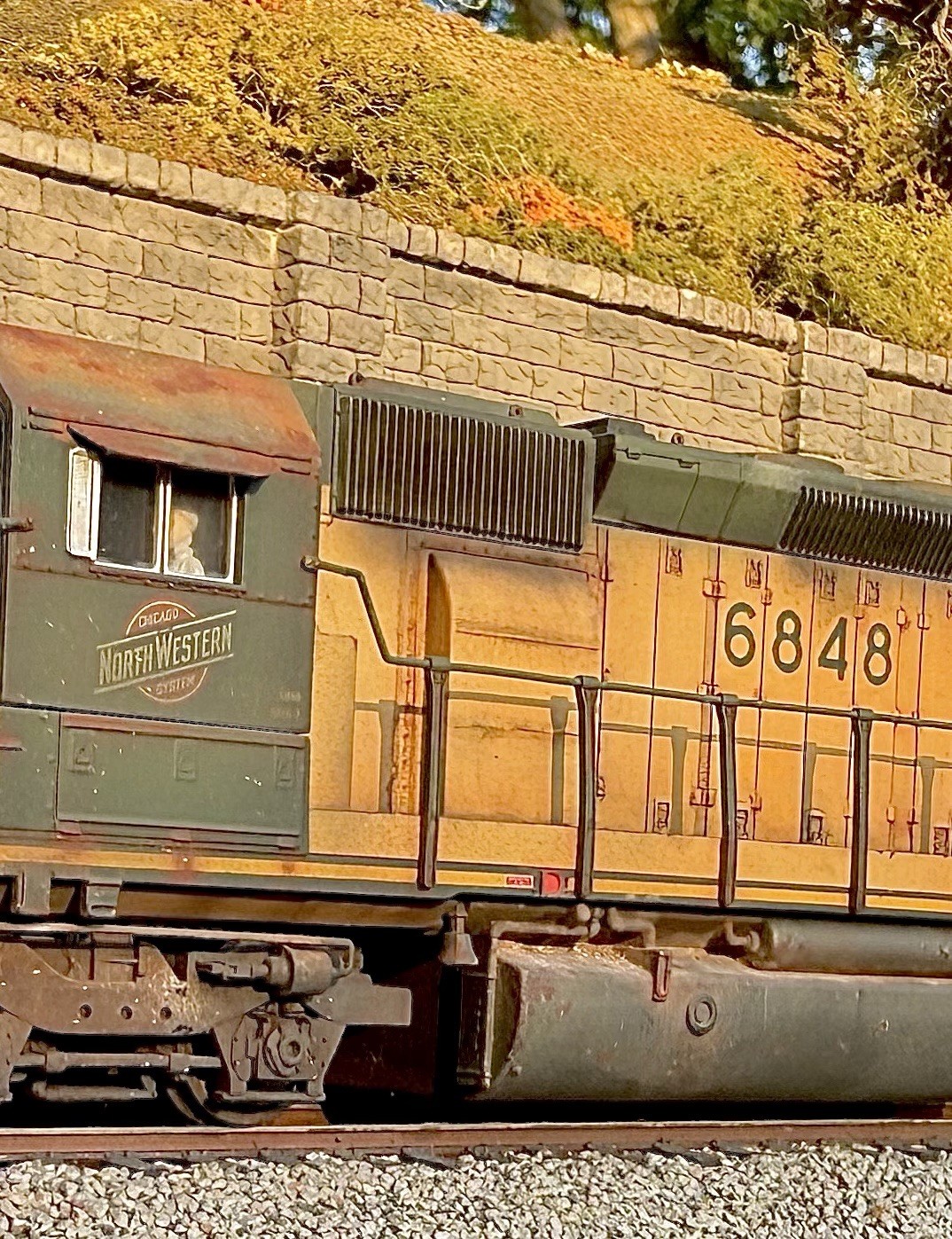 HO Scale BLI EMD SD40-2 CNW #6848 DCC/SOUND/NIB/Weathered