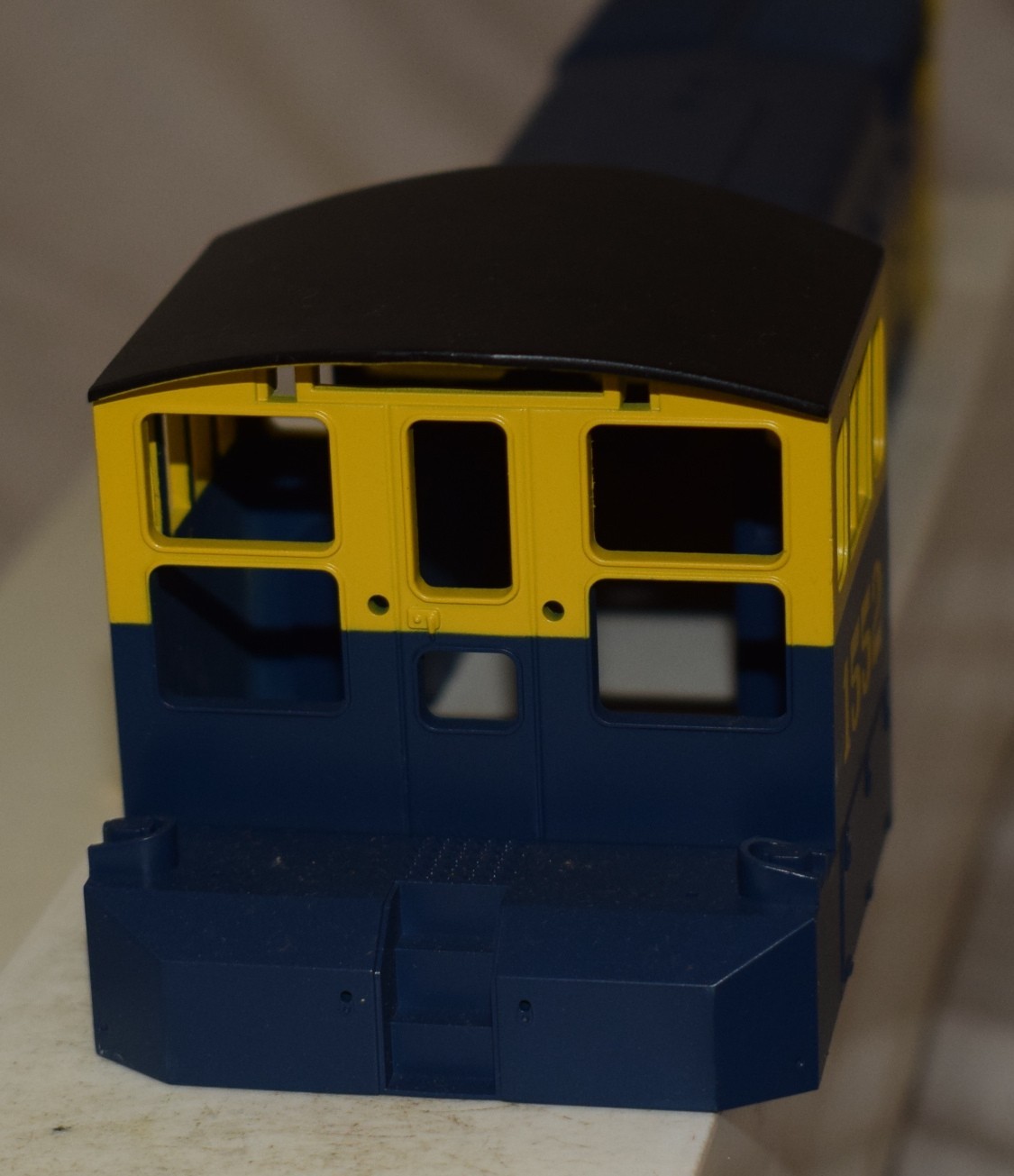 MTH SW-1500 Diesel Locomotive Shell Alaska Railroad #1552 – O Gauge Sample