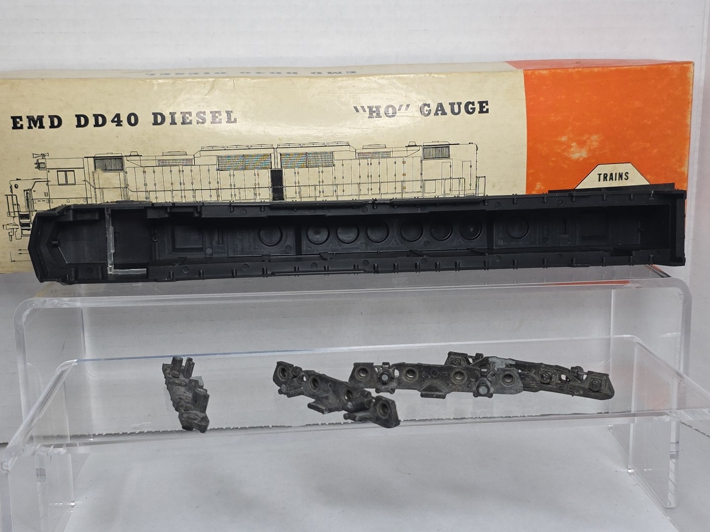Athearn HO Scale Dummy As Is Undecorated EMD DD40 Diesel Locomotive Read Desc.